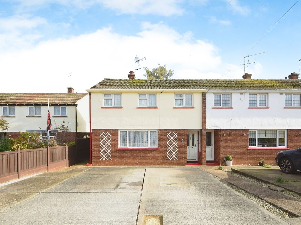 3 bed end terrace house for sale in Pennine Road, Chelmsford CM1, £