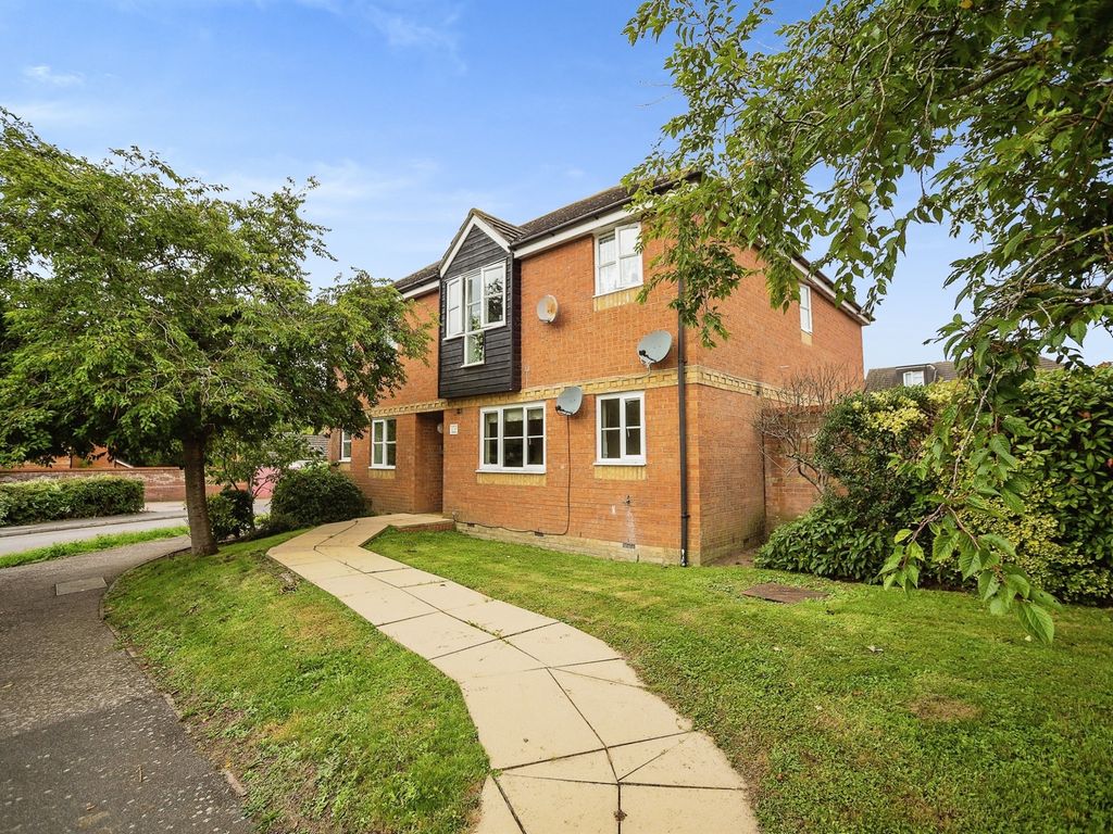 2 bed flat for sale in Surtees Close, Willesborough, Ashford TN24, £