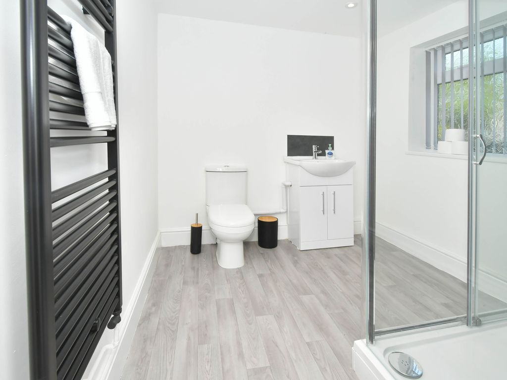 5 bed shared to rent in 123 Bucknall New Road, StokeOn