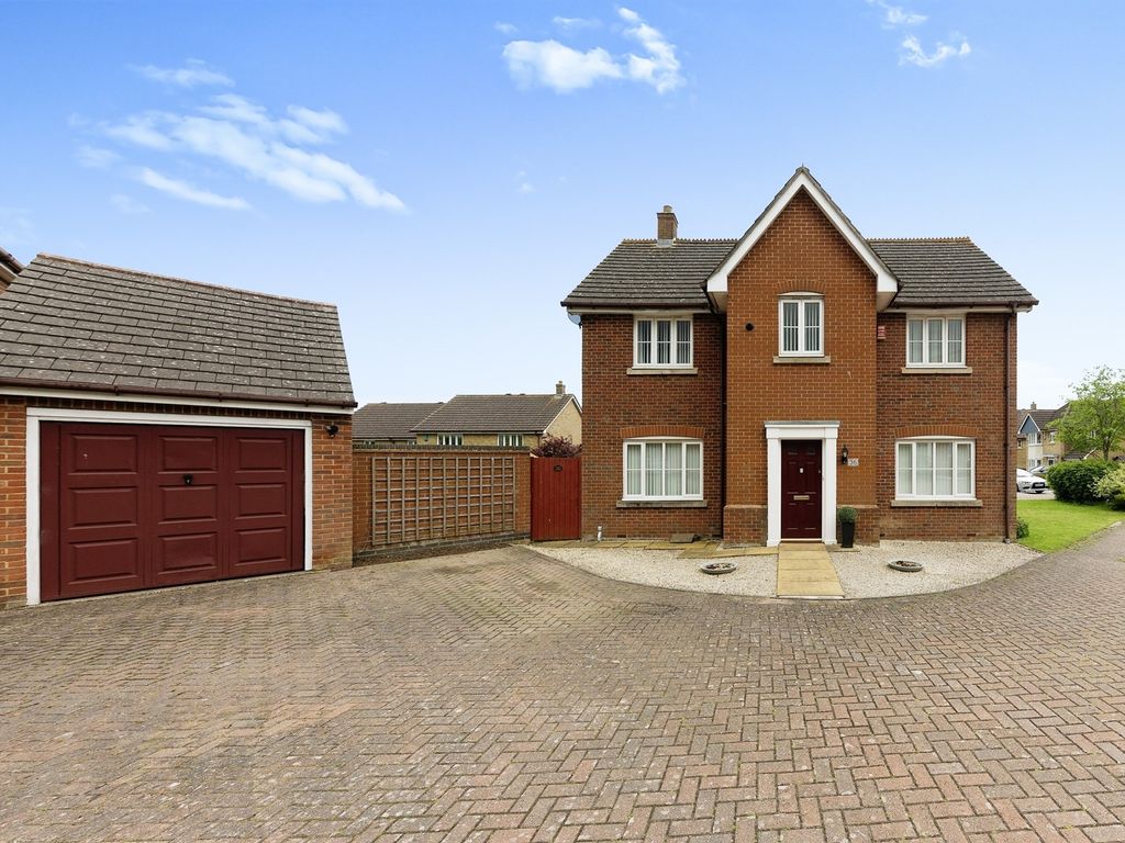 4 bed detached house for sale in Caesar Avenue, Kingsnorth, Ashford