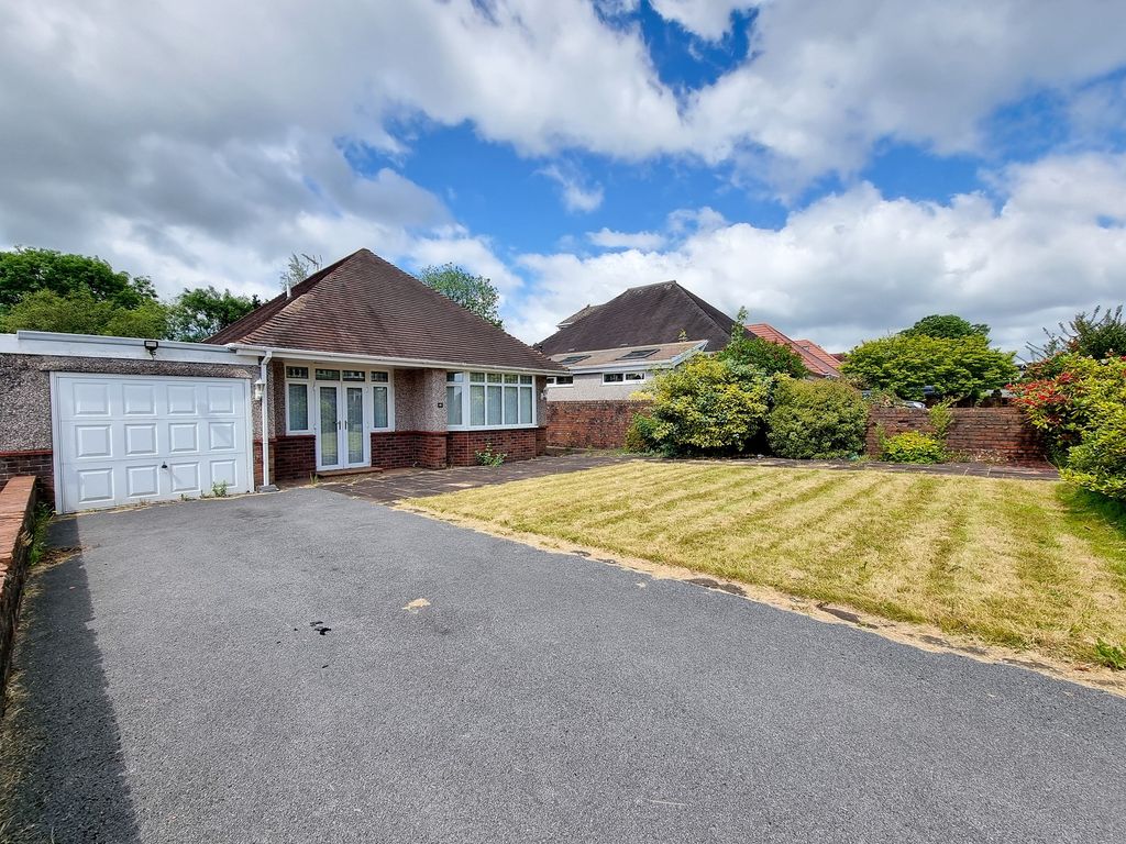 3 bed detached bungalow for sale in Saunders Way, Sketty, Swansea, City