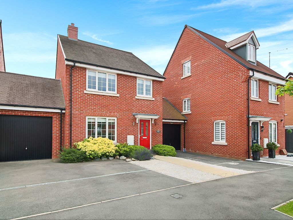 Laxton Road, Aylesbury, Buckinghamshire HP18  