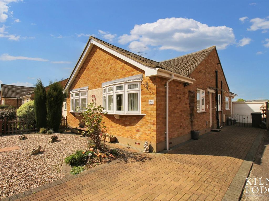 3 bed semidetached bungalow for sale in Walters Close, Chelmsford CM2