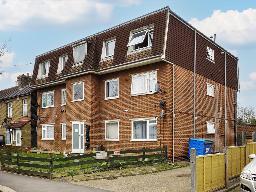 2 bed flat for sale in Mandeville Road, Enfield EN3 Zoopla