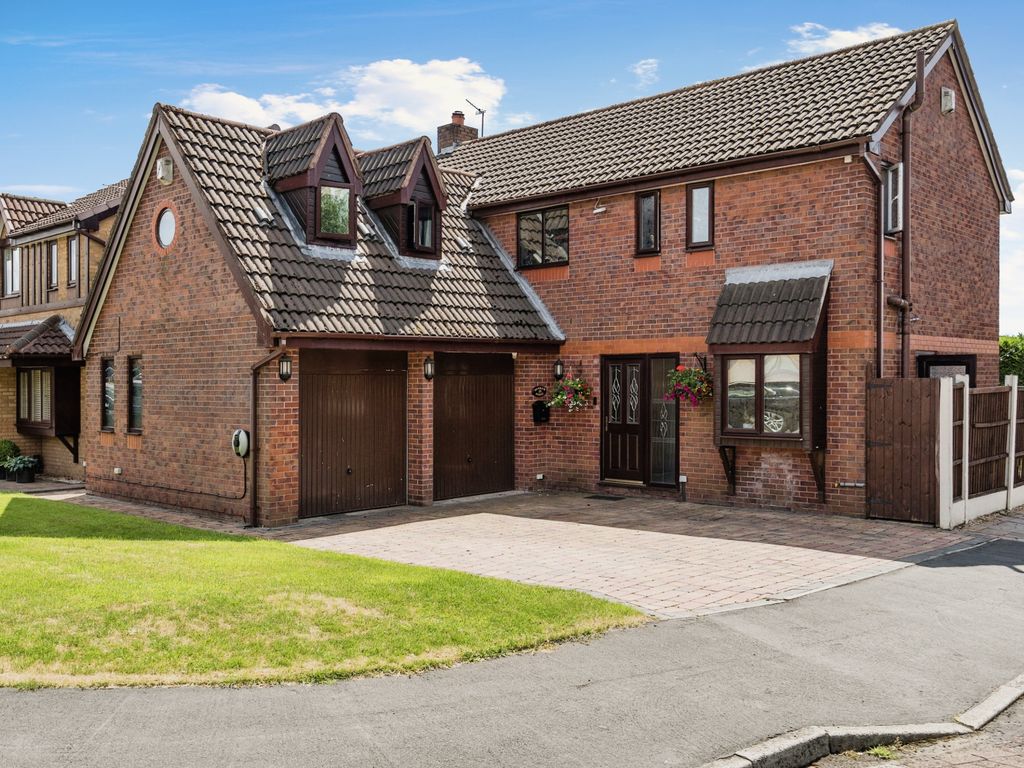 5 bed detached house for sale in Dunham Close, Westhoughton, Bolton BL5