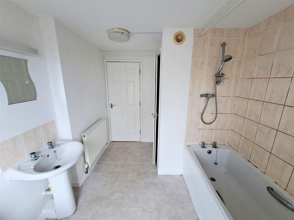 1 bed property for sale in Green Market, Penzance TR18, £135,000 Zoopla
