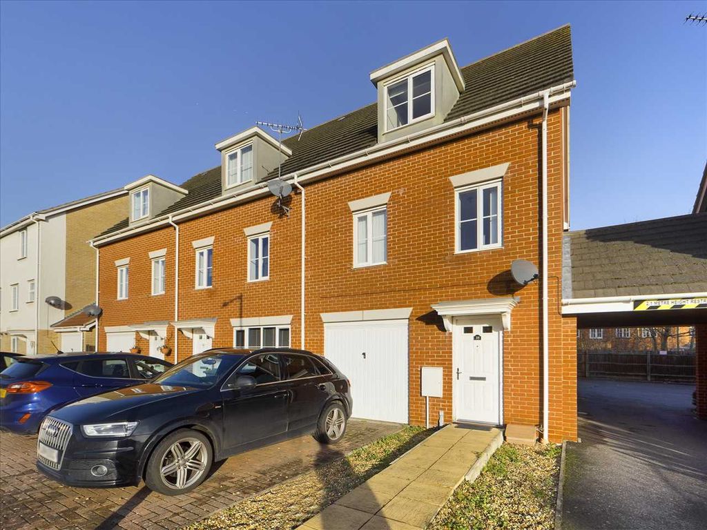 3 Bed Town House For Sale In Newman Drive Kesgrave Ipswich IP5 Zoopla   Cf3a5058b8738c4b580181c3cf01e2d1dd96fe8b 