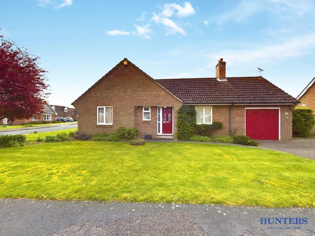 3 bed detached bungalow for sale in Mile End Park, Pocklington, York