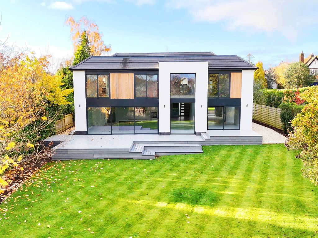 6 bed detached house for sale in Leadhall Road, Harrogate HG2, £