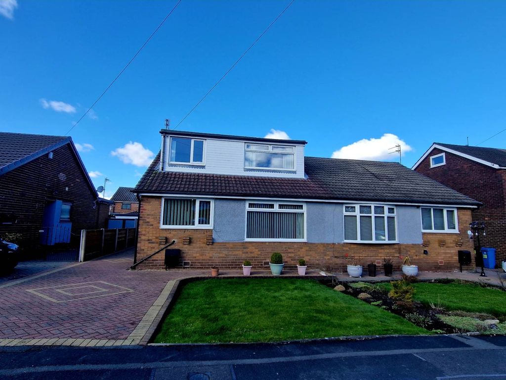 3 bed bungalow for sale in Bodmin Close, Royton OL2, £260,000 Zoopla
