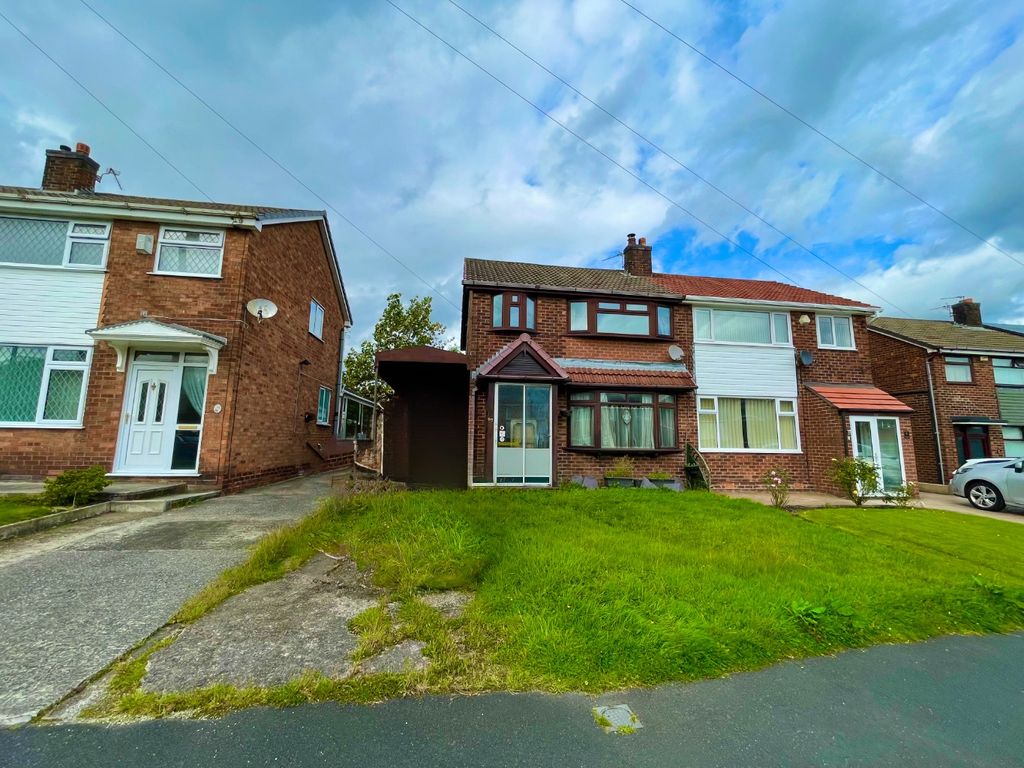 3 bed semidetached house for sale in Close, Kearsley, Bolton