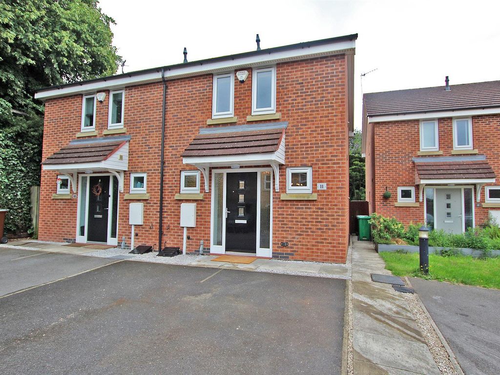 3 bed semidetached house to rent in Langdon Close, Sherwood