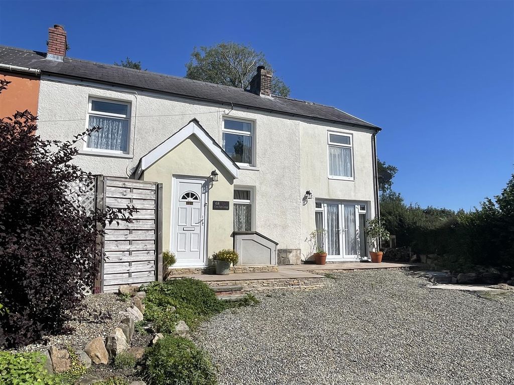 3 bed semidetached house for sale in Heol Yr Ysgol, Cefneithin