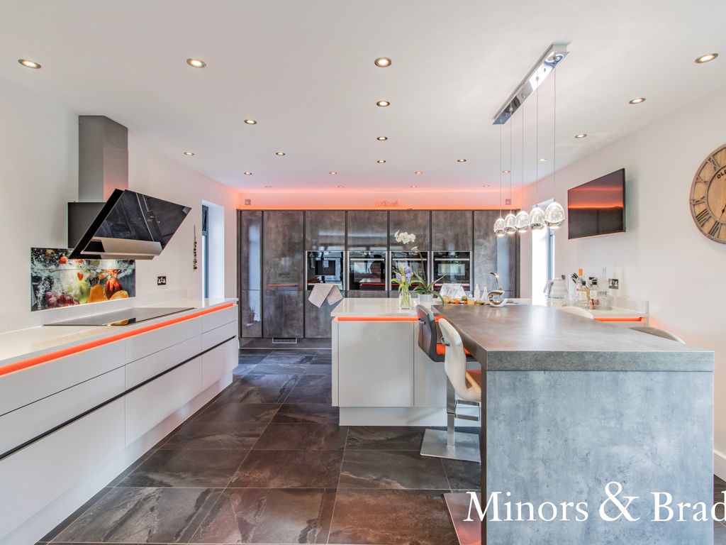 4 bed detached house for sale in Hall Close, Hethersett, Norwich NR9