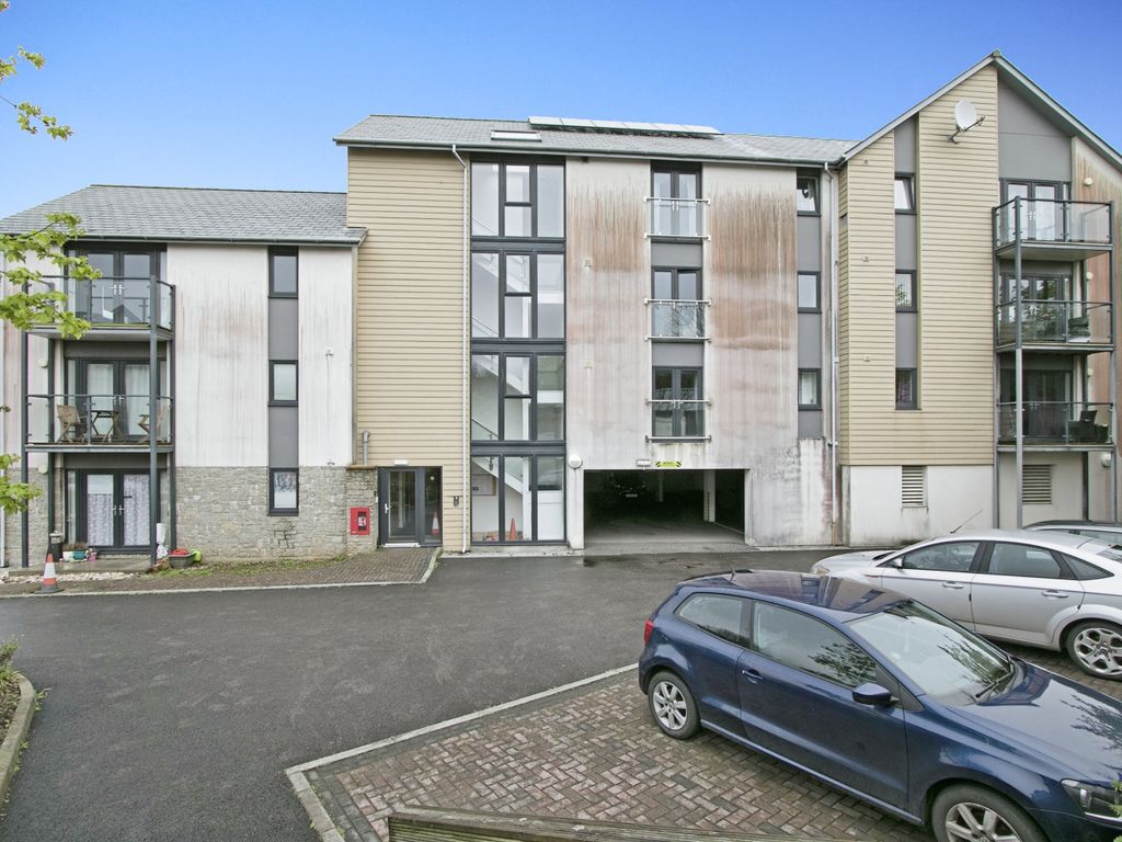 2 bed flat for sale in Jubilee Drive, Redruth, Cornwall TR15, £125,000