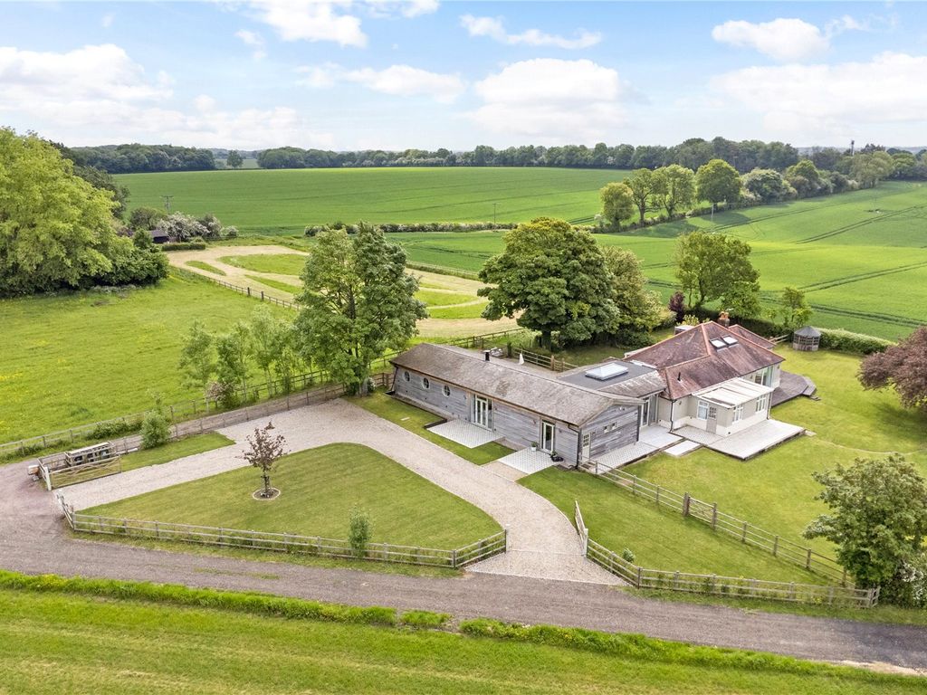 4 bed detached house for sale in Luton Road, Markyate, St. Albans