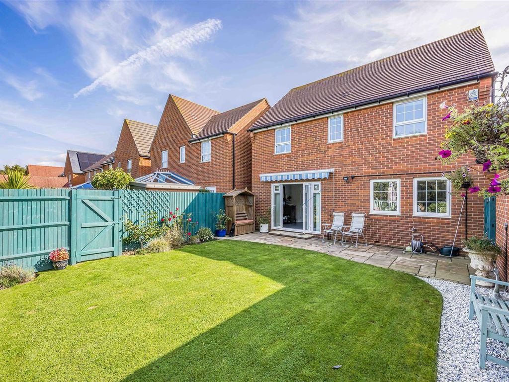 4 bed property for sale in Bridger Close, Felpham, Bognor Regis PO22, £