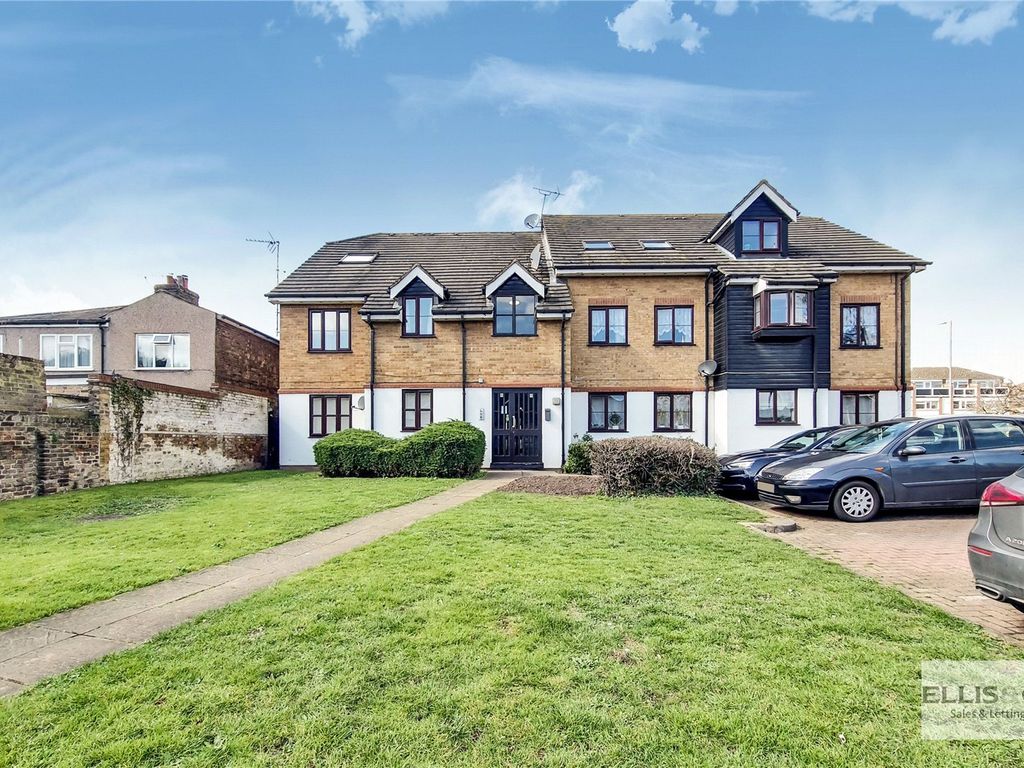 2 bed flat for sale in Kelman Close, Waltham Cross, Hertfordshire EN8