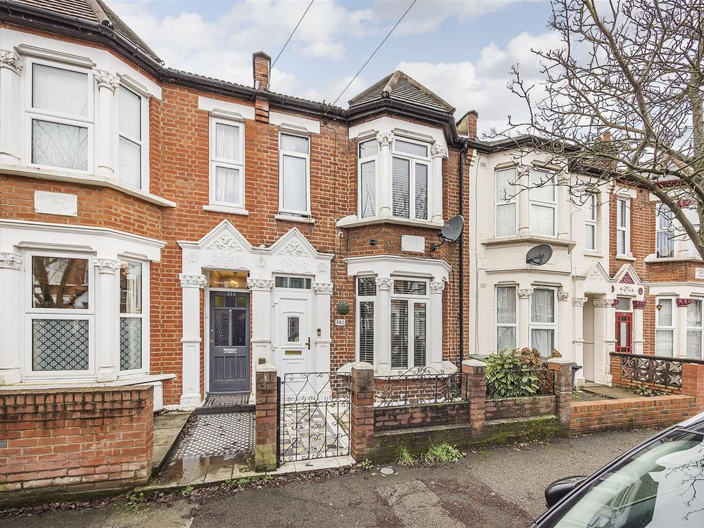 3 bed property for sale in Belgrave Road, Walthamstow, London E17, £