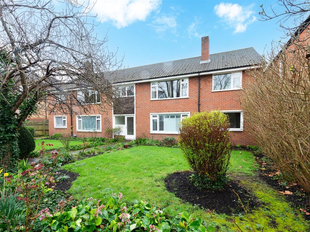 3 bed flat for sale in Blyth Road, Bromley BR1, £400,000 Zoopla