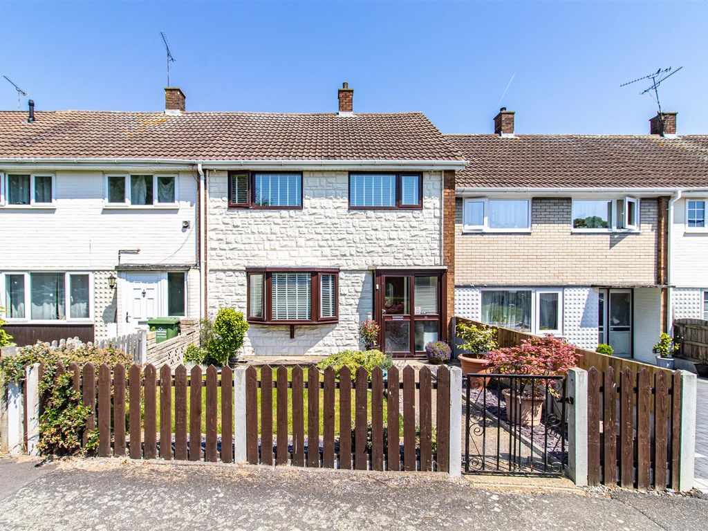 3 bed terraced house for sale in Clickett End, Basildon SS14 Zoopla