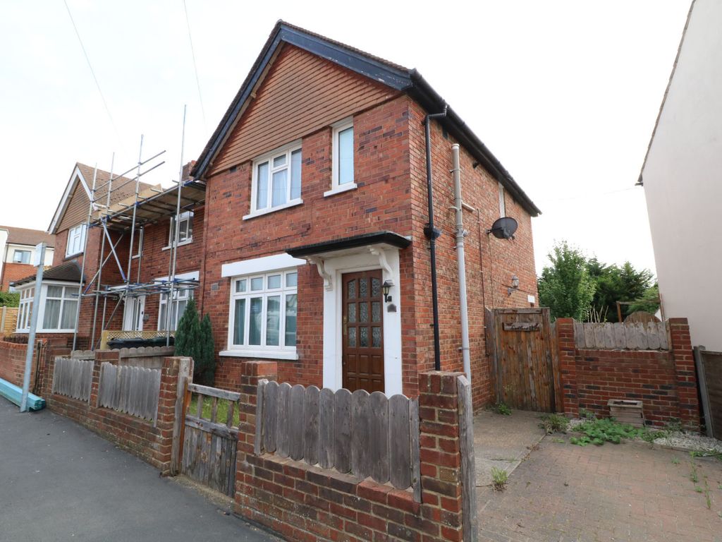 3 bed end terrace house to rent in Eastern Avenue, Ashford TN23 Zoopla