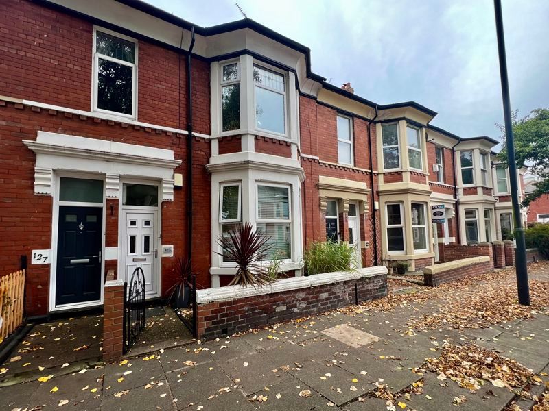 3 bed flat for sale in Queen Alexandra Road, North Shields NE29, £