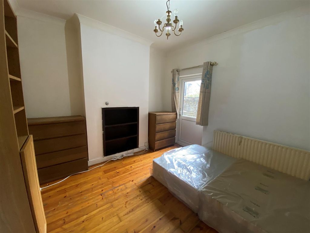 Room to rent in Melbourne Road, London E17 Zoopla