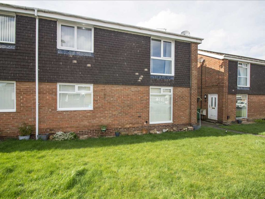2 bed flat to rent in Purbeck Gardens, Eastfield Chase, Cramlington