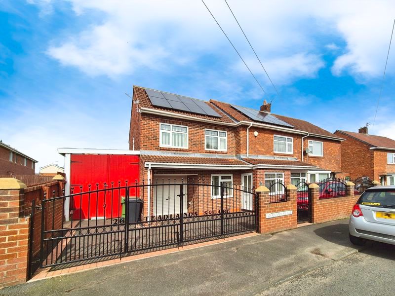 4 bed semidetached house for sale in Steadlands Square, Bedlington