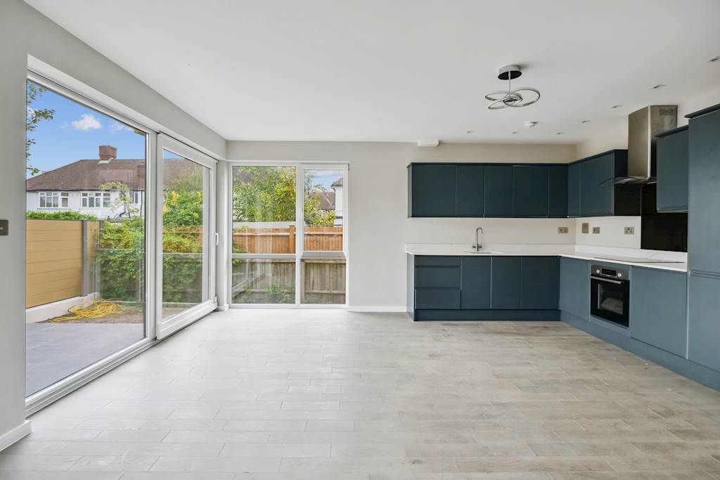 4 bed semidetached house to rent in Links Avenue, Morden, London SM4