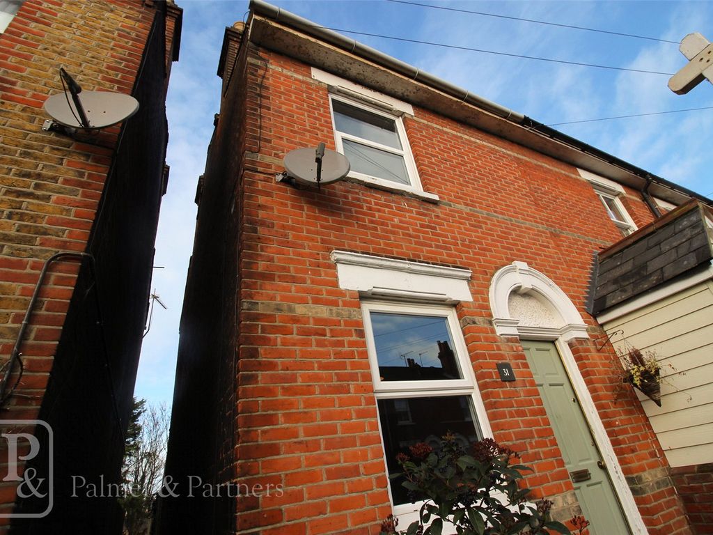 2 bed end terrace house to rent in Wickham Road, Colchester, Essex CO3