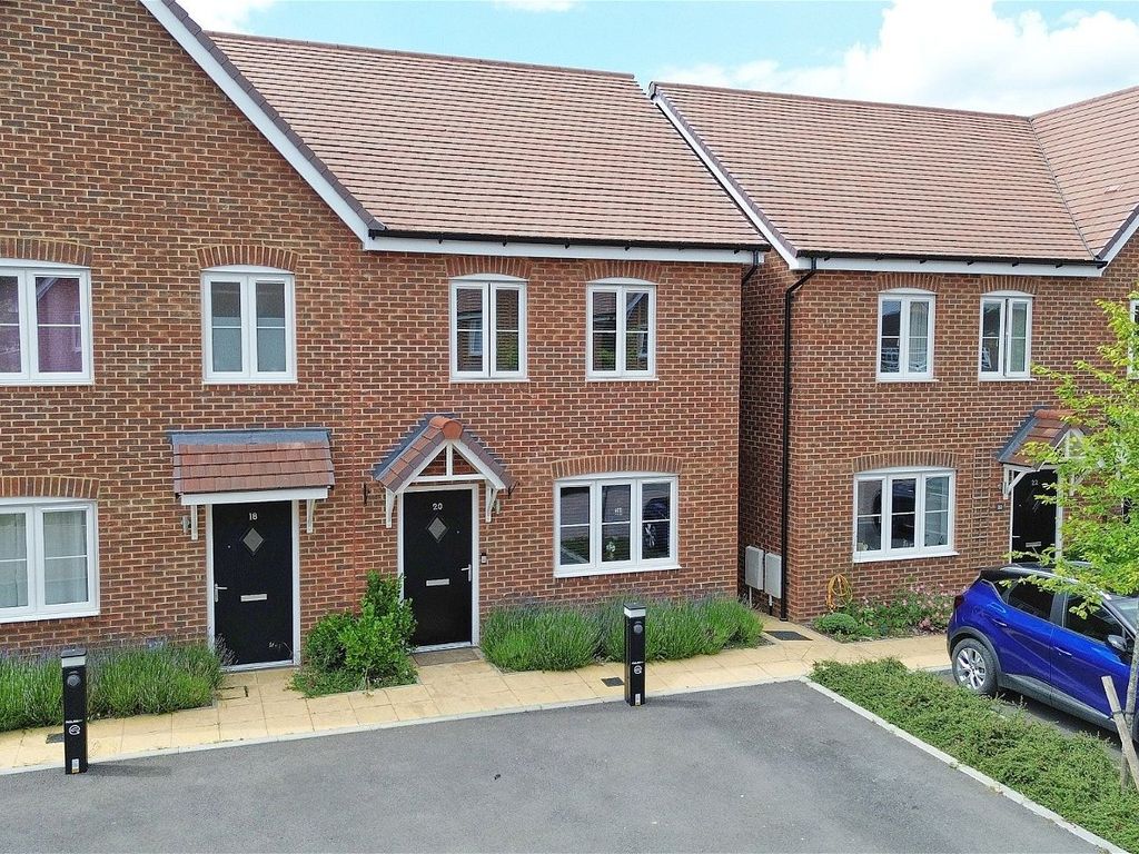 2 bed semidetached house for sale in Canada Road, Deepcut, Camberley