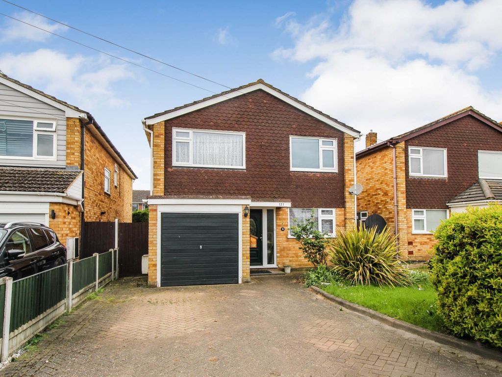 4 bed detached house for sale in Nipsells Chase, Mayland CM3, £385,000