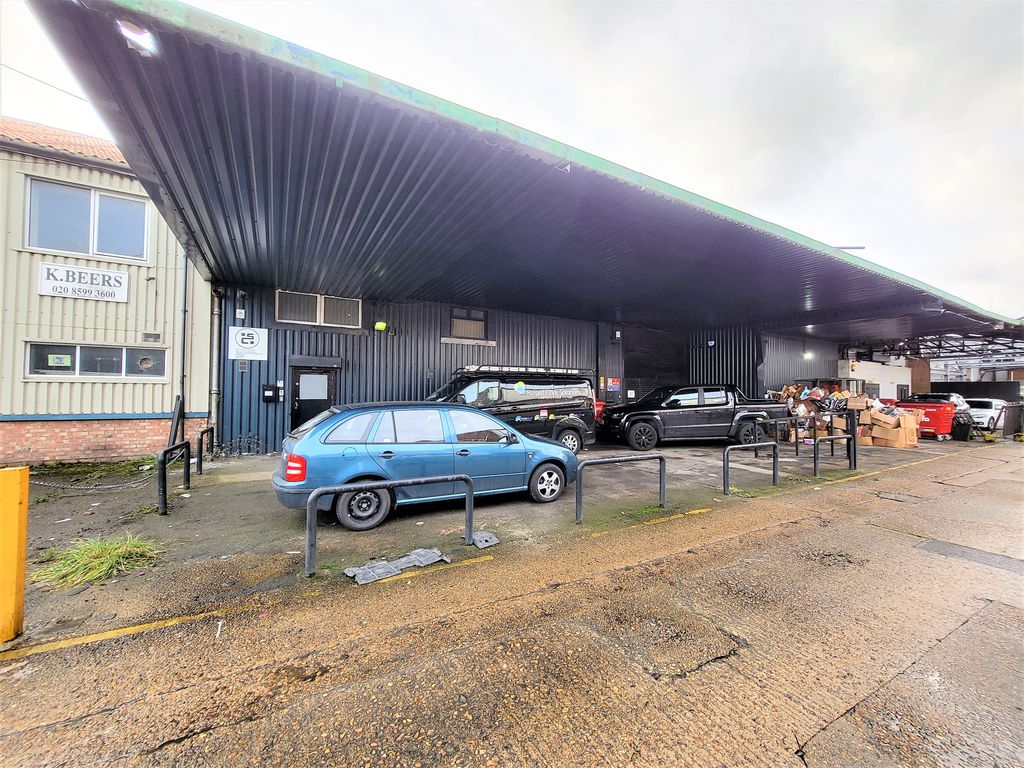 Light industrial to let in Kemp Road, Dagenham RM8 Zoopla