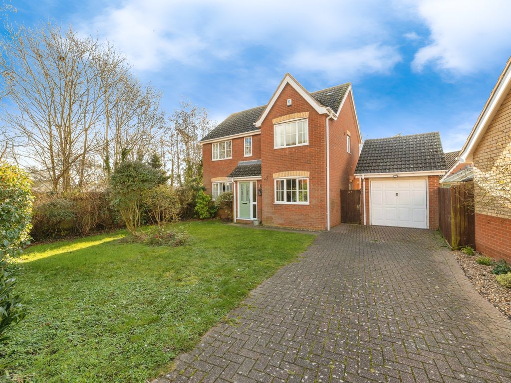 4 bed detached house for sale in Mallow Way, Wymondham, Norfolk NR18, £
