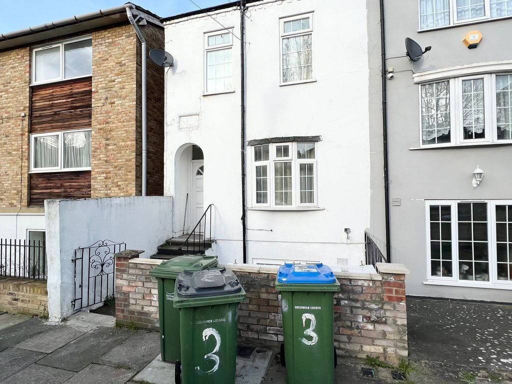 3 bed terraced house for sale in Saunders Road, London SE18 Zoopla
