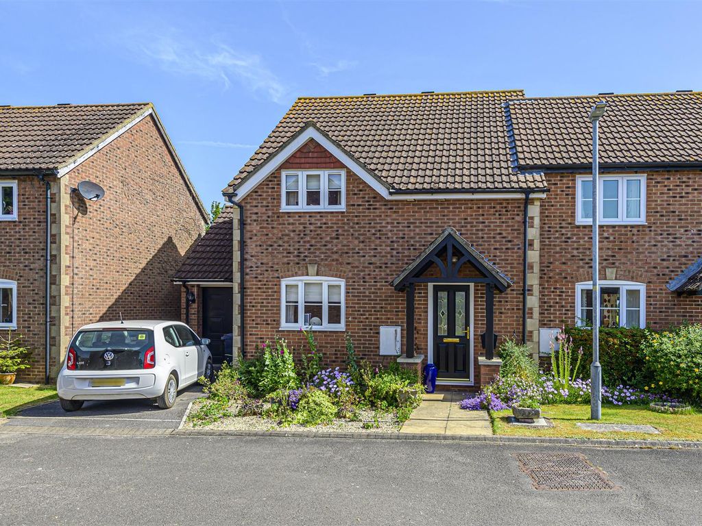 3 bed semidetached house for sale in Chestnut Drive, Bulkington
