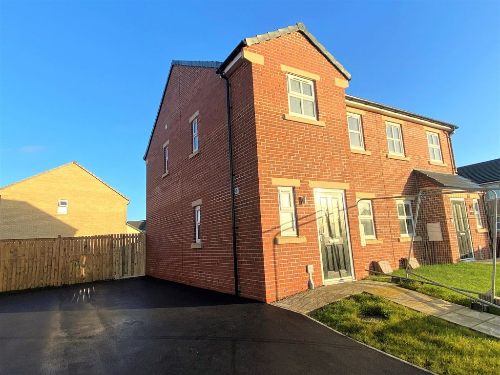 3 bed semidetached house for sale in Plot 73, Marina View, Stainforth