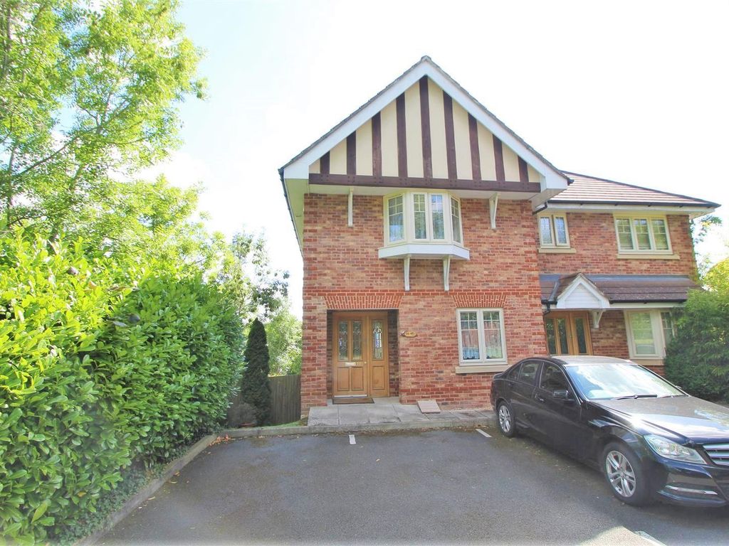 4 bed town house for sale in Templeside Gardens, High HP12 Zoopla