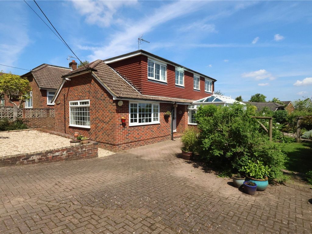 4 bed detached house for sale in Heath Lane, Farnham, Surrey GU9, £