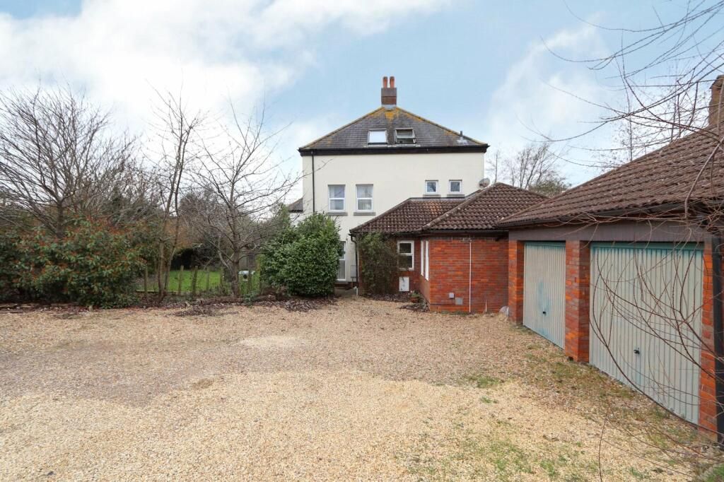 5 bed detached house for sale in Beaumaris Grove, Shenley Church End