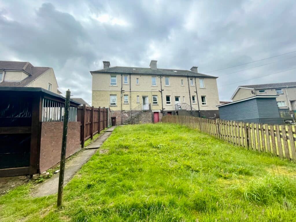 2 bed flat for sale in Queens Crescent, Chapelhall, Airdrie ML6, £