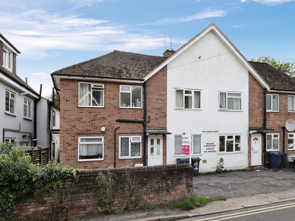 2 bed flat for sale in Waterside, Chesham HP5 Zoopla