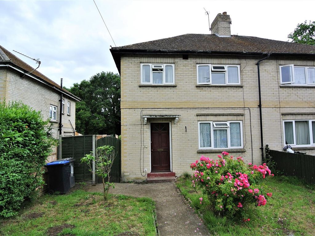 6 bed semidetached house to rent in Larchwood Drive, Englefield Green