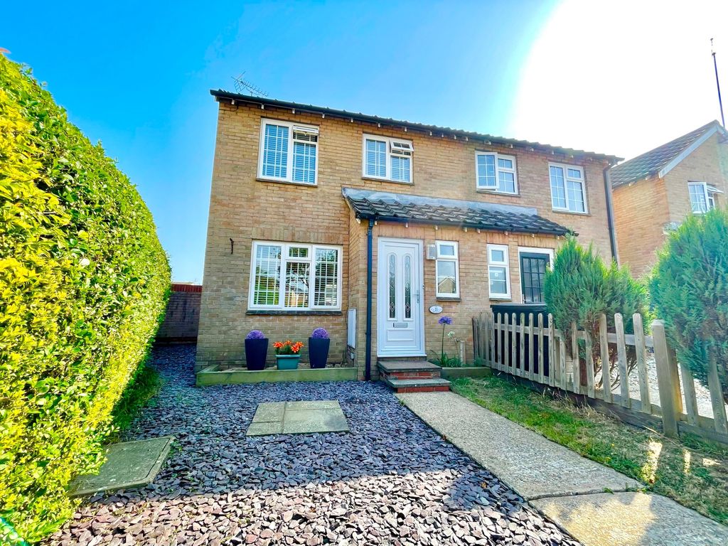 3 bed semidetached house for sale in Carvel Way, Littlehampton BN17