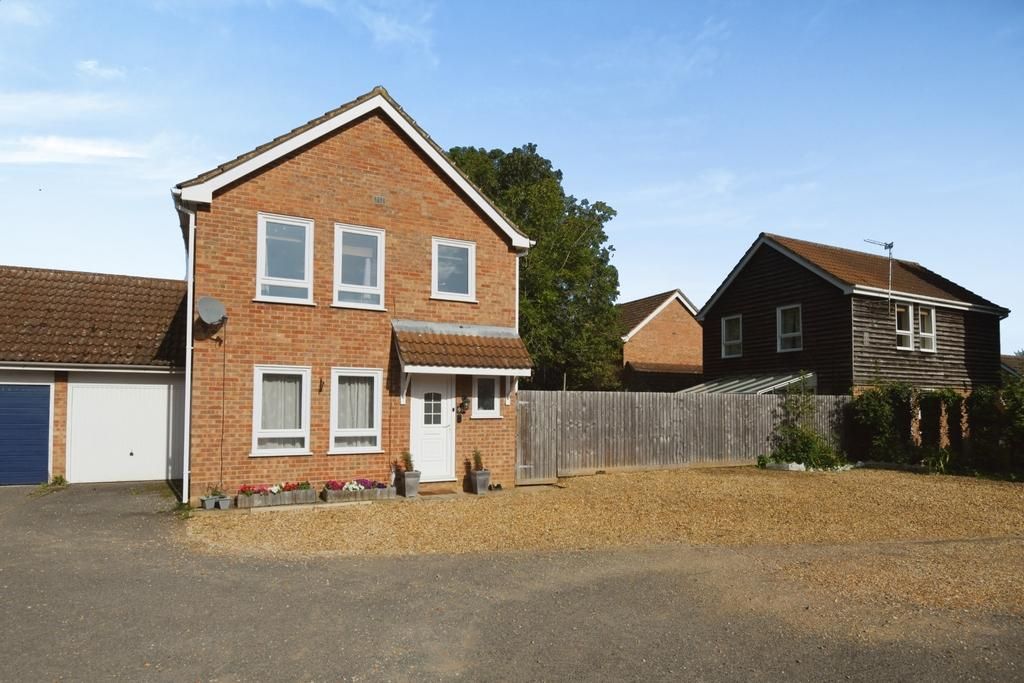 5 bed detached house for sale in Mountbatten Drive, Leverington