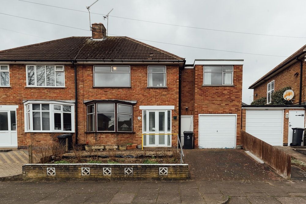 4 bed semidetached house for sale in Millersdale Avenue, Leicester