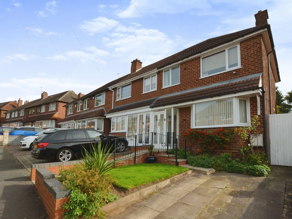 3 bed end terrace house for sale in Farrier Road, Great Barr