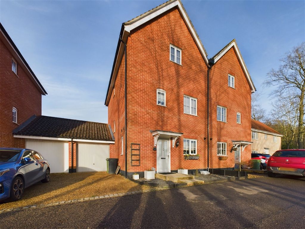4 bed semidetached house for sale in Waterloo Close, Thetford IP24, £315,000 Zoopla